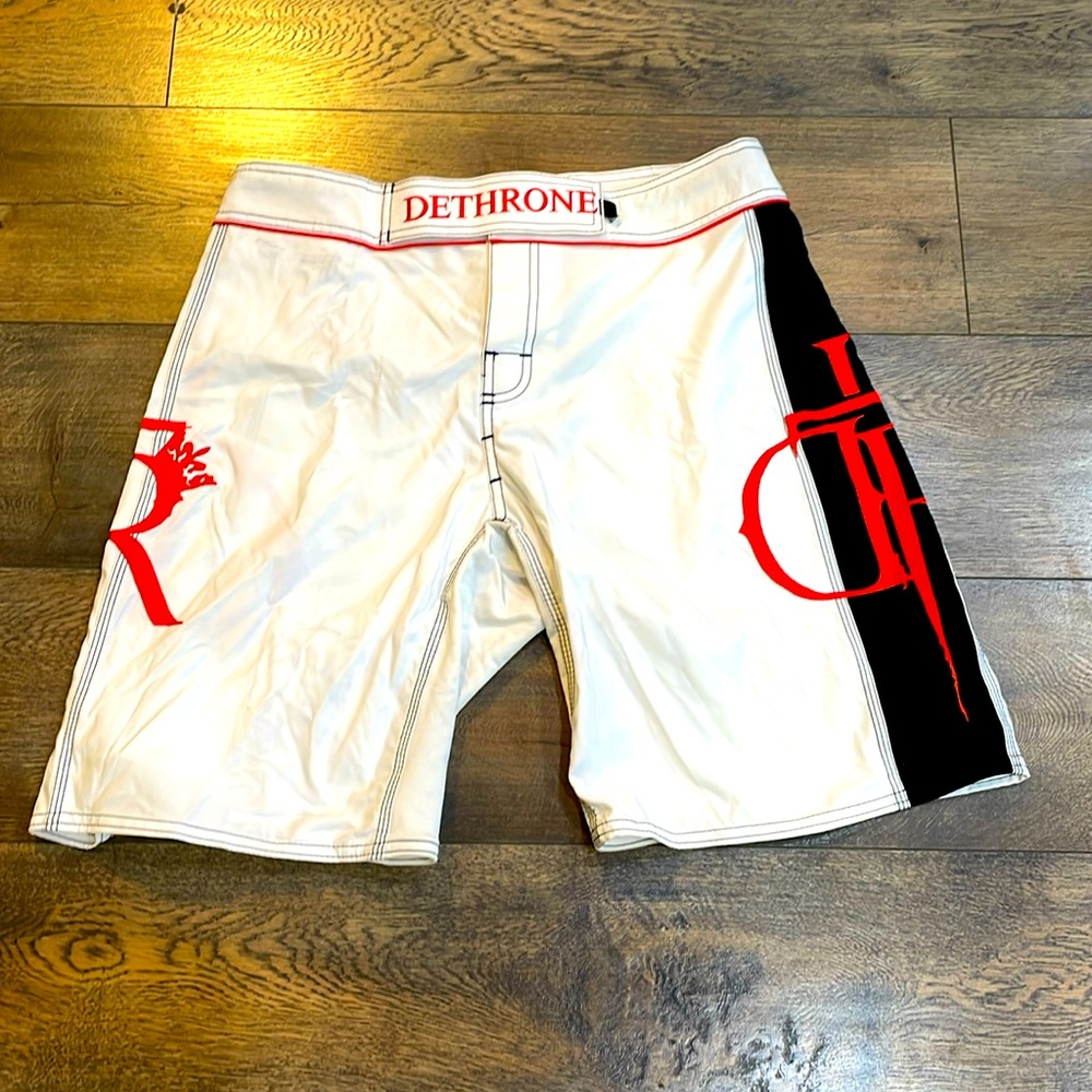 Dethrone royalty brand professional MMA fight shorts white 32 like new